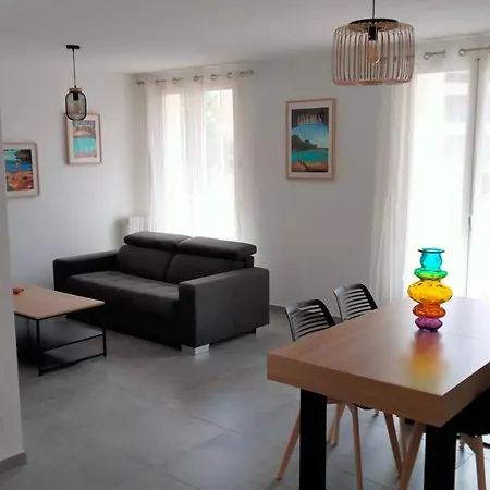 Apartment Terre Et Hyeres